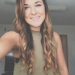 Meet your Posher, Adrianna